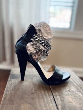 Michael Kors Black Chunky Chain-Accent High Heel Sandal Size 6 Condition (Good)